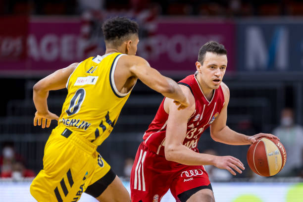 施蒂勒正处 施蒂勒正处