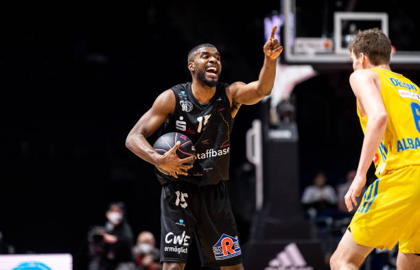 他的加盟意 他的加盟意